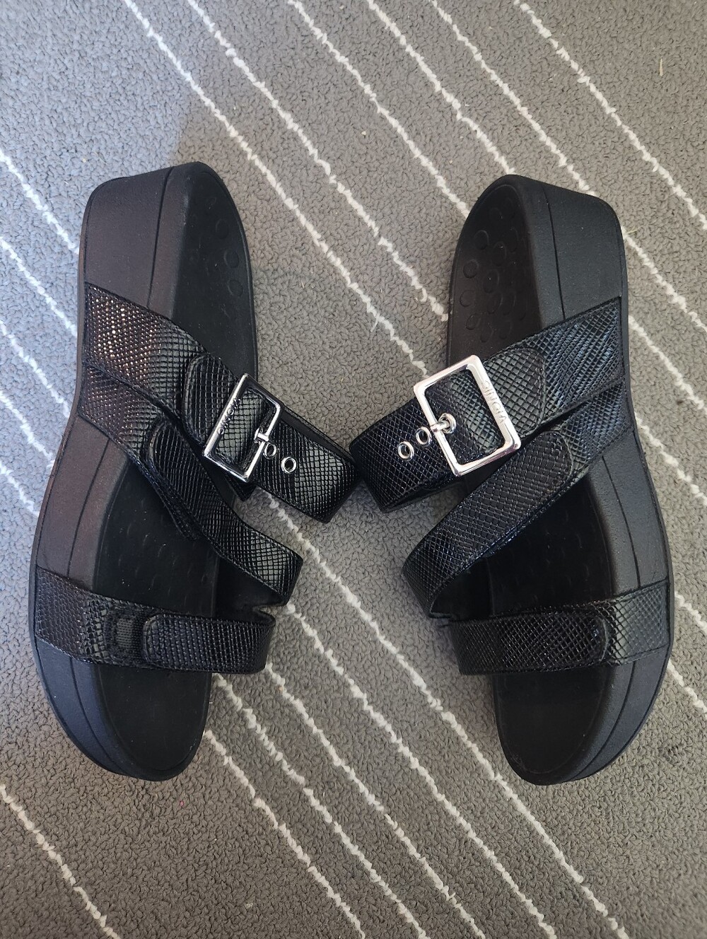 Vionic Rio Black Slide Sandals - Picture 6 of 8